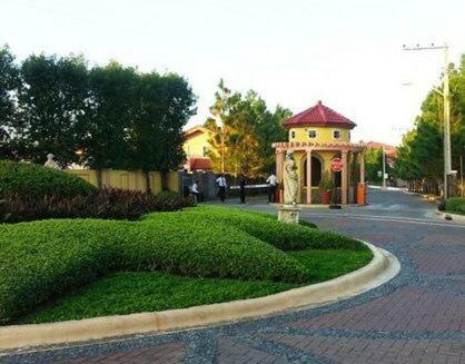 Relaxing Home At Camella Bacolod, Near Airport, Rockwell, Terminals, Famous Resto Buitenkant foto